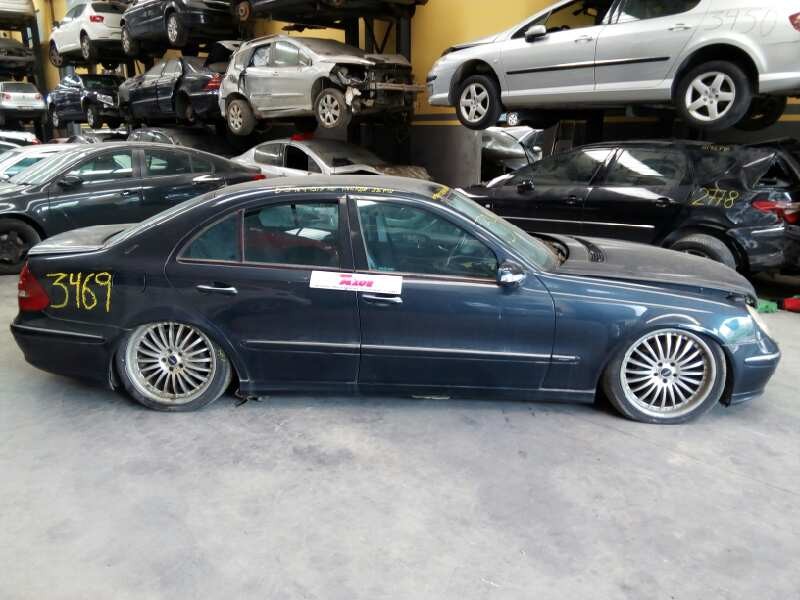 mercedes-benz clase e (w211) berlina del año 2003