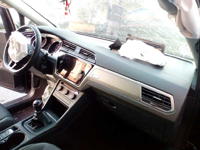 volkswagen touran (5t1) del año 2018