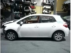 toyota auris del año 2012