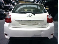toyota auris del año 2012 2