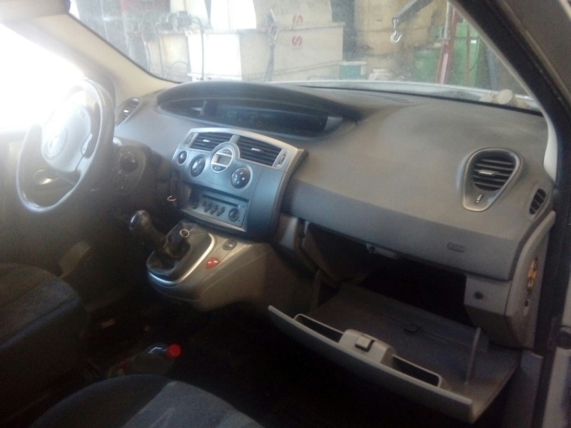 renault scenic ii del año 2005