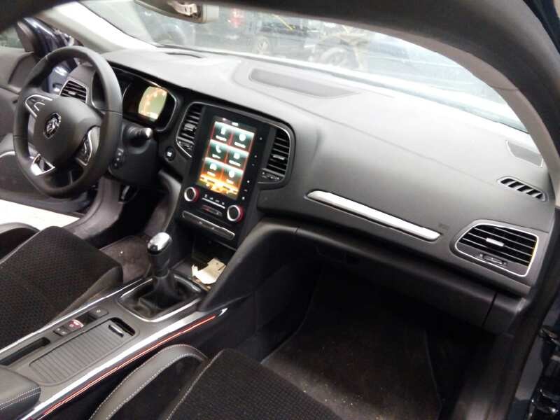 renault megane iv berlina 5p del año 2017