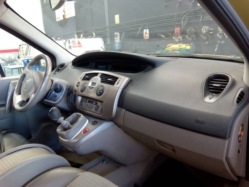 renault scenic ii del año 2003