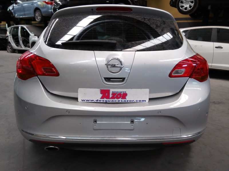 opel astra j lim. del año 2015