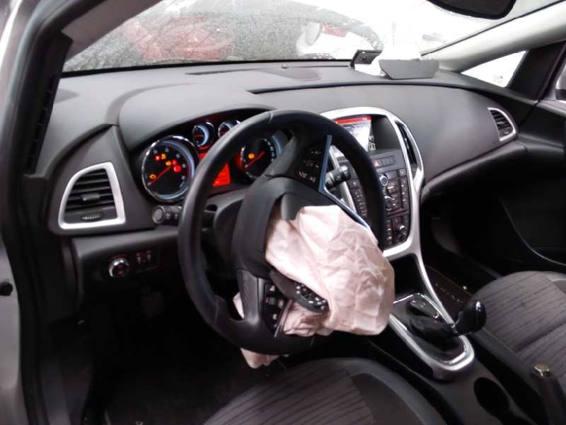 opel astra j lim. del año 2015