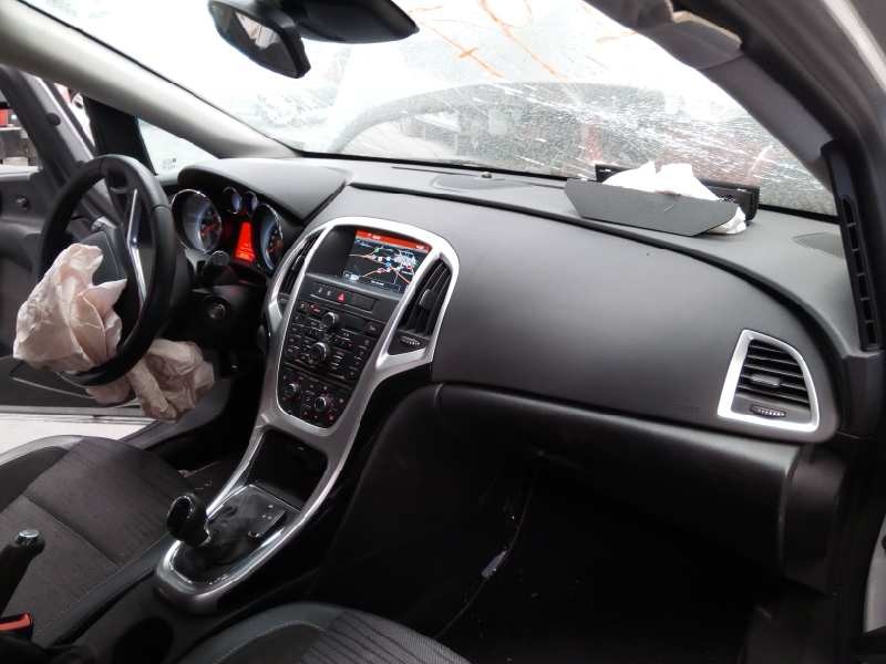 opel astra j lim. del año 2015