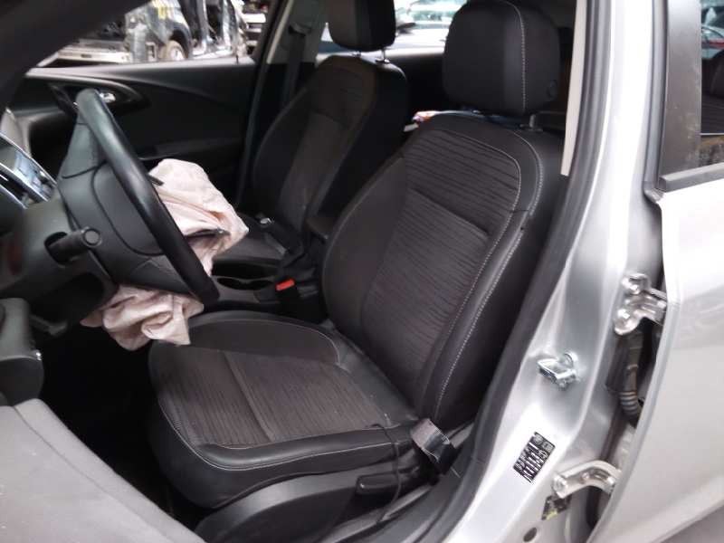 opel astra j lim. del año 2015
