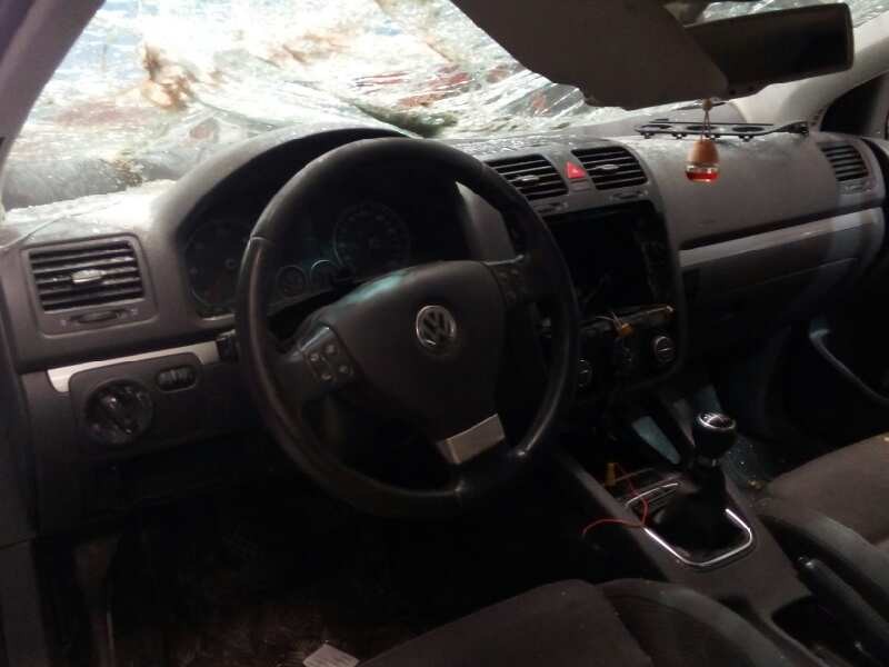volkswagen golf v berlina (1k1) del año 2005