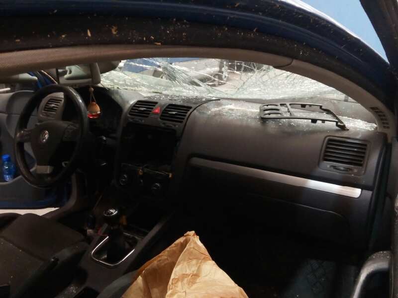 volkswagen golf v berlina (1k1) del año 2005