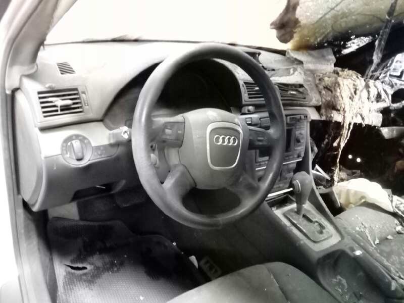 audi a4 berlina (8e) del año 2004