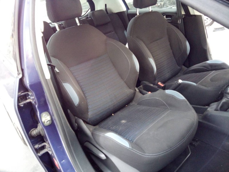 peugeot 208 del año 2012
