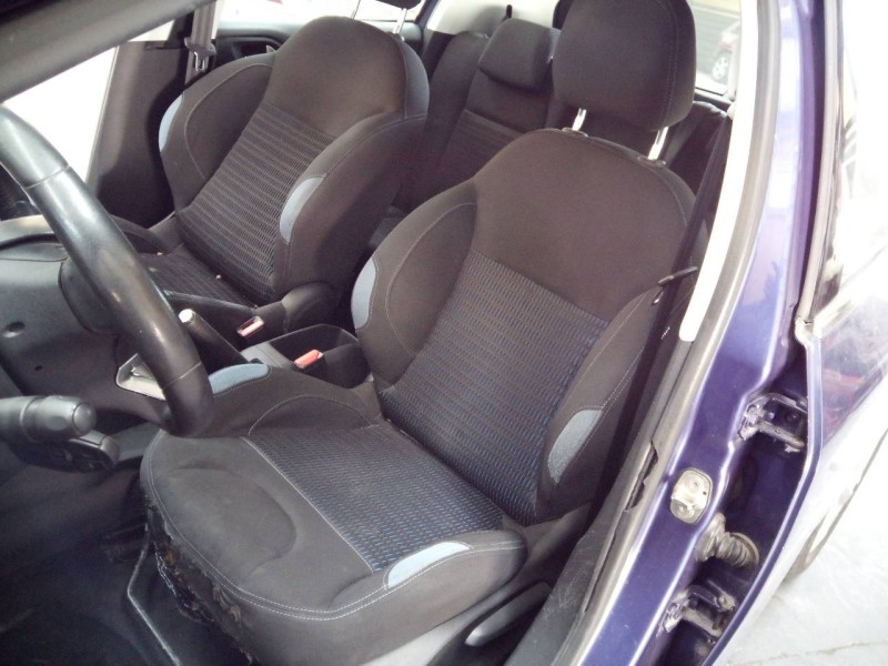 peugeot 208 del año 2012