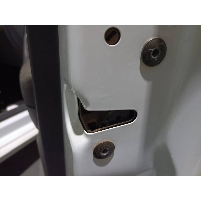 Recambio de cerradura puerta delantera derecha para volkswagen polo (6c1) comfortline referencia OEM IAM   