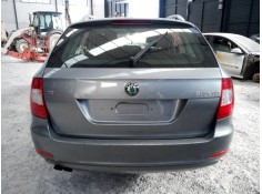 skoda superb combi (3t5) del año 2010 2