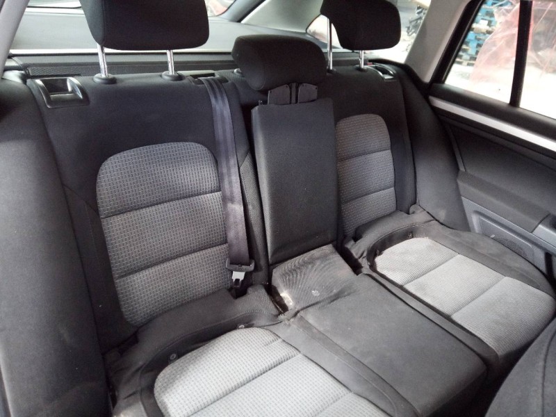 skoda superb combi (3t5) del año 2010