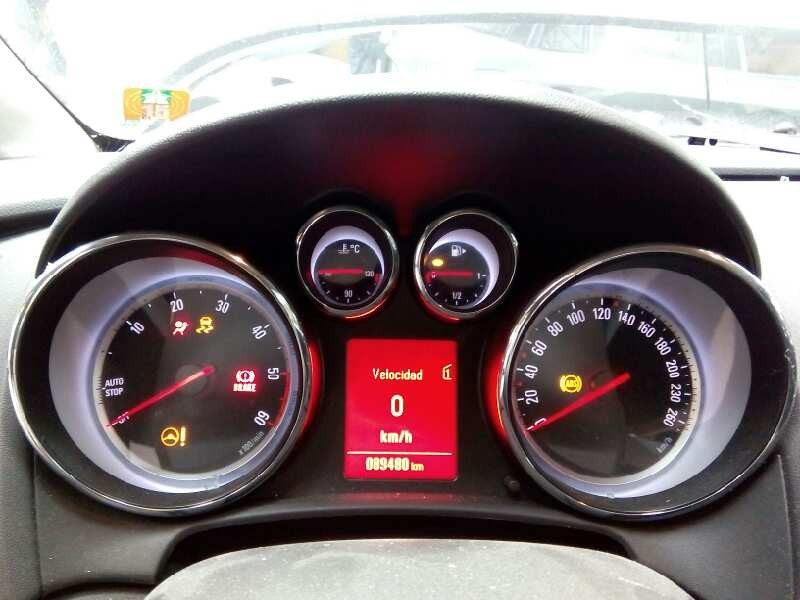 opel astra j sports tourer del año 2012
