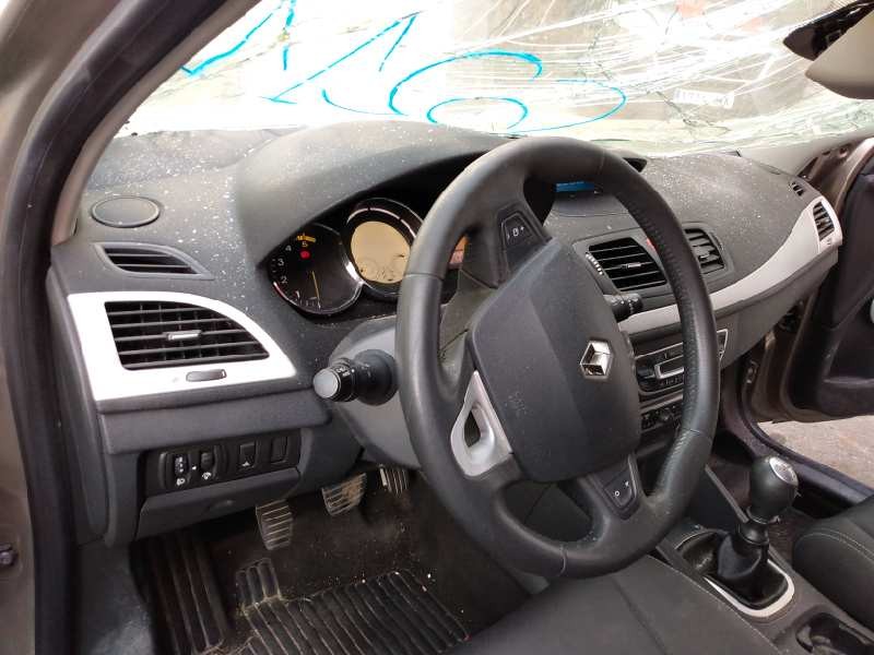 renault megane iii sport tourer del año 2011