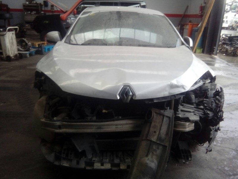 renault megane iii berlina 5 p del año 2010