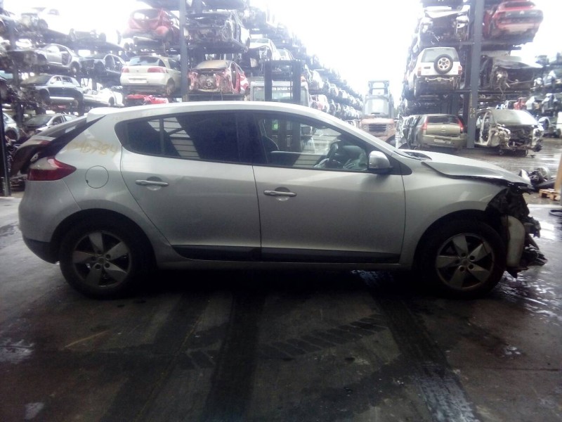 renault megane iii berlina 5 p del año 2010