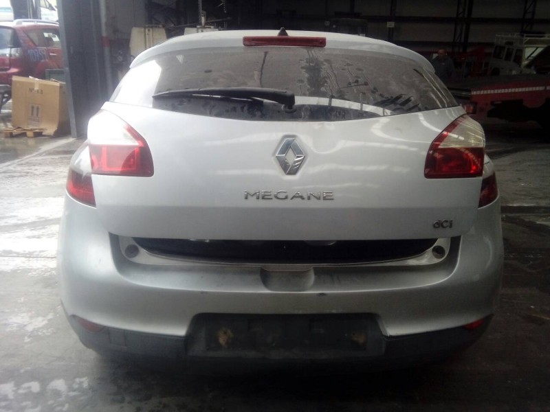renault megane iii berlina 5 p del año 2010