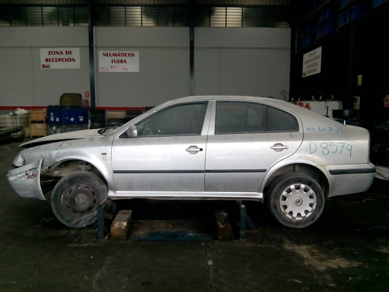 skoda octavia berlina (1u2) del año 2001