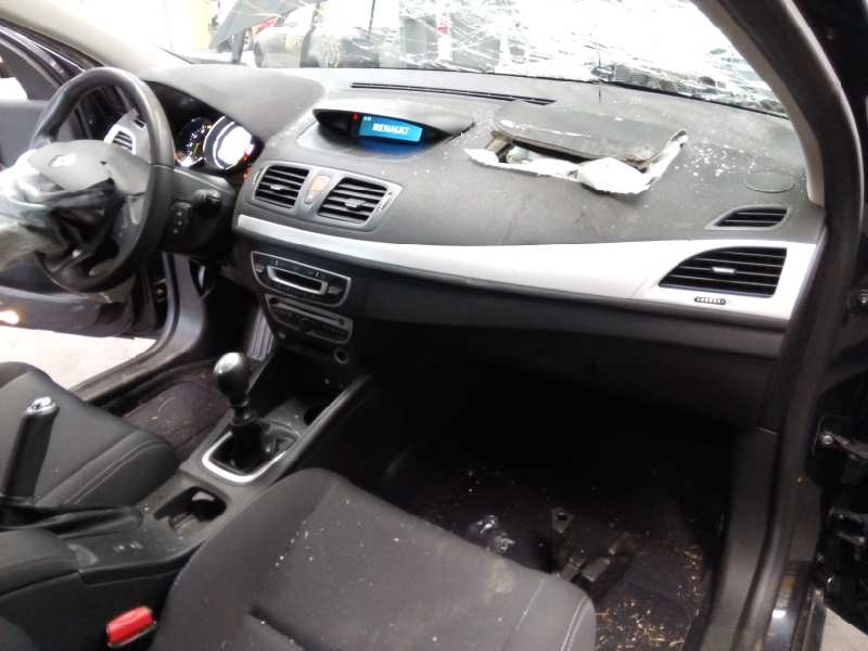 renault megane iii berlina 5 p del año 2009