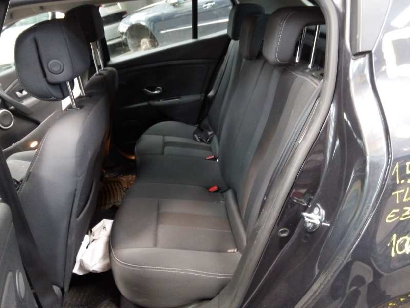 renault megane iii berlina 5 p del año 2009