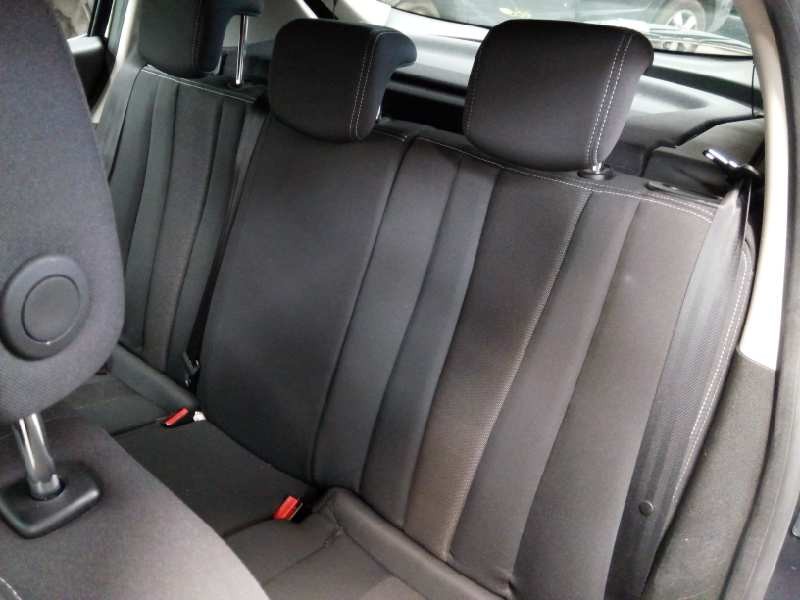 renault megane iii berlina 5 p del año 2009