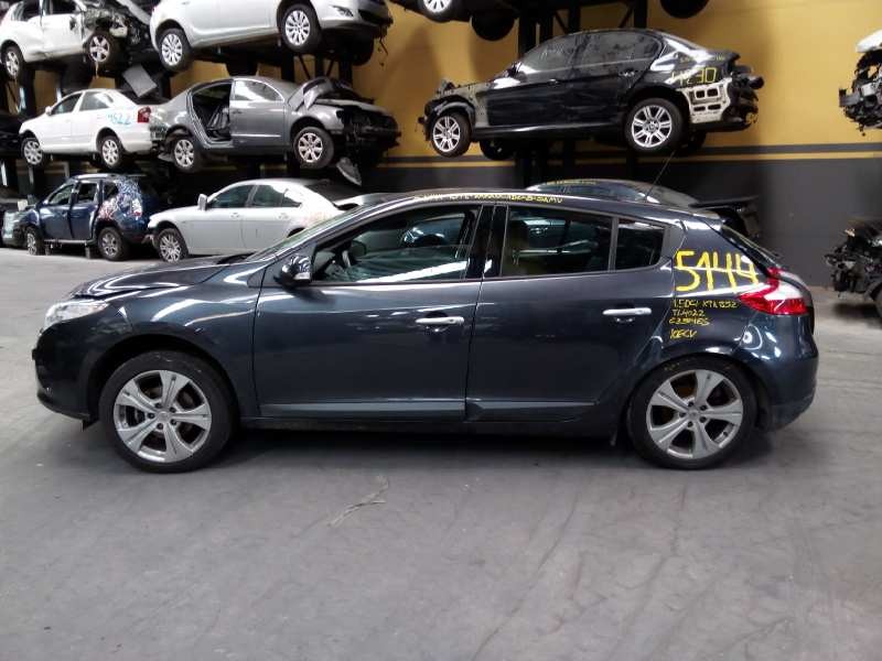 renault megane iii berlina 5 p del año 2009