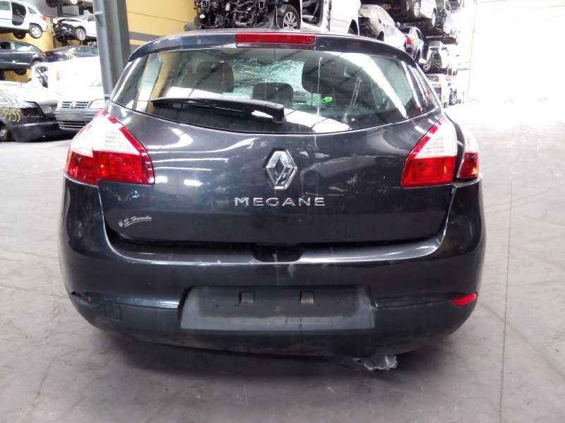 renault megane iii berlina 5 p del año 2009