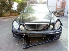 mercedes-benz clase e (w211) berlina del año 2003 2