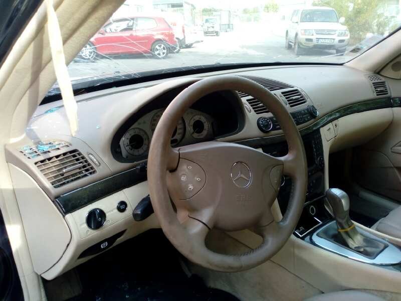mercedes-benz clase e (w211) berlina del año 2003
