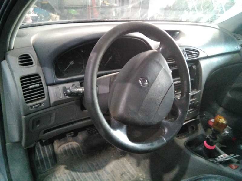 renault laguna ii (bg0) del año 2002