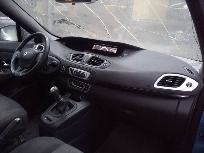 renault scenic iii del año 2012