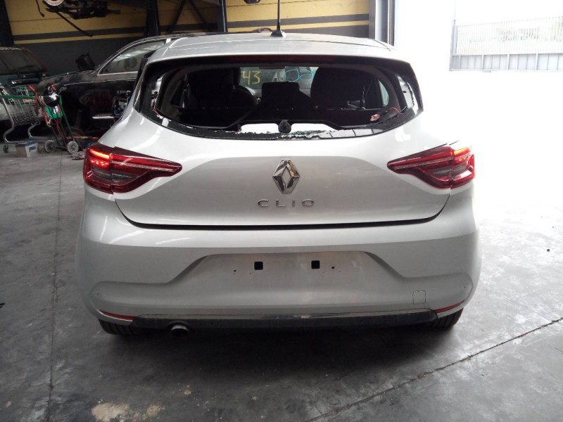 renault clio v del año 2022