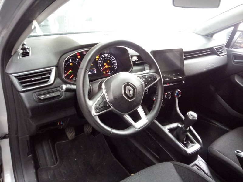 renault clio v del año 2022