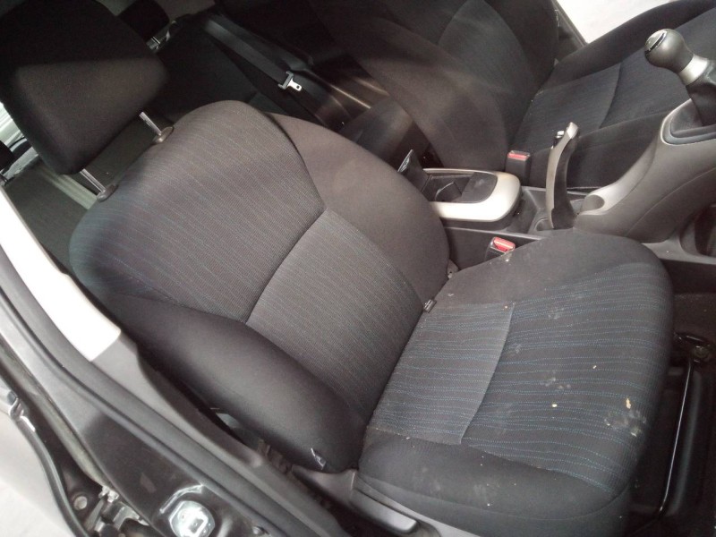 toyota auris del año 2009