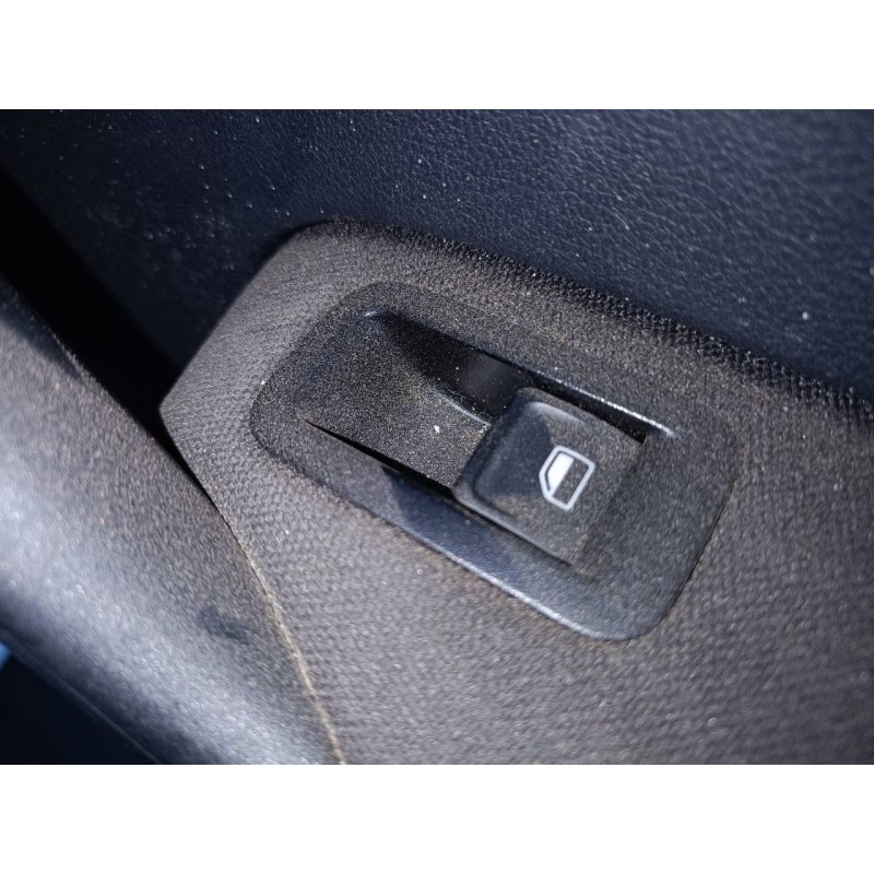 Recambio de mando elevalunas trasero derecho para volkswagen polo (6c1) comfortline referencia OEM IAM   