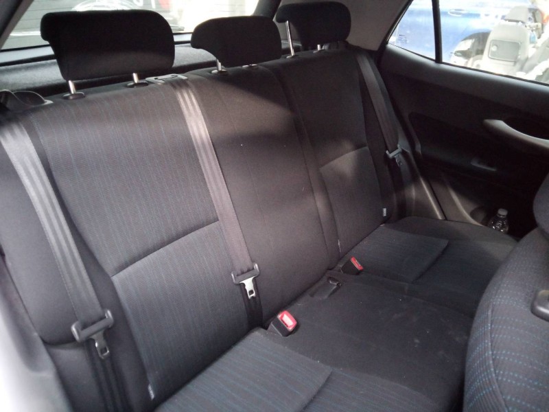 toyota auris del año 2009