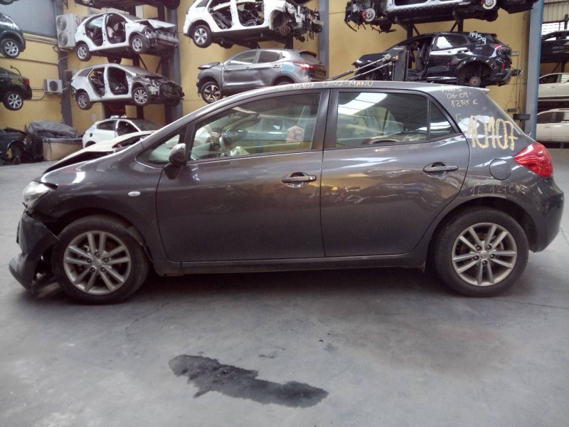 toyota auris del año 2009