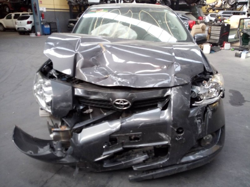 toyota auris del año 2009