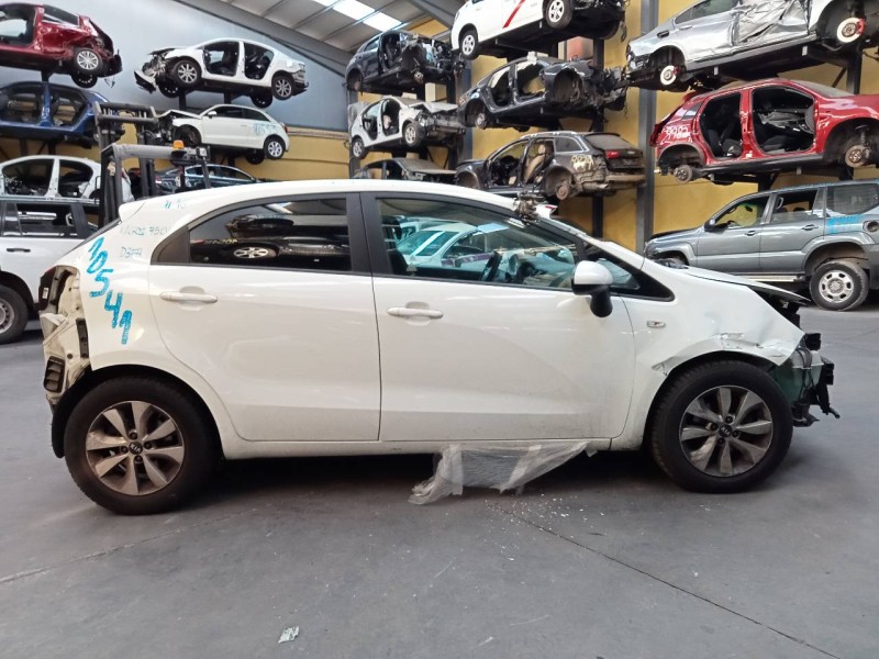 kia rio del año 2017
