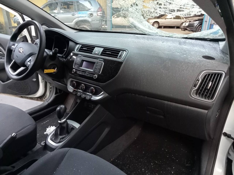 kia rio del año 2017