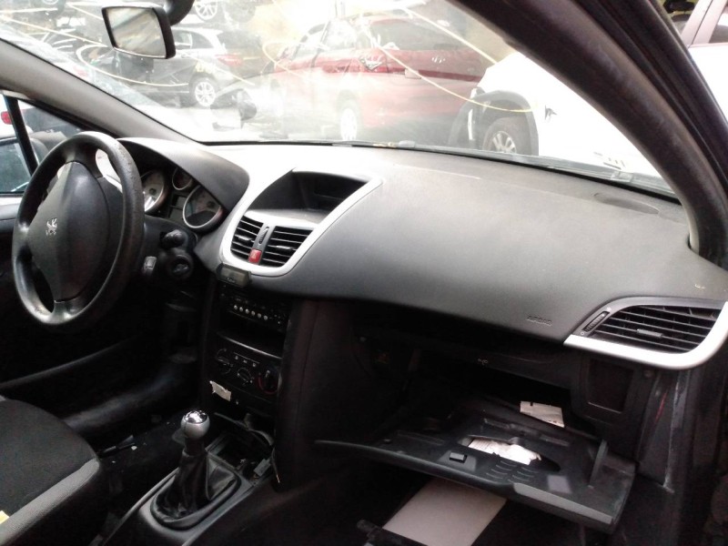 peugeot 207 del año 2009
