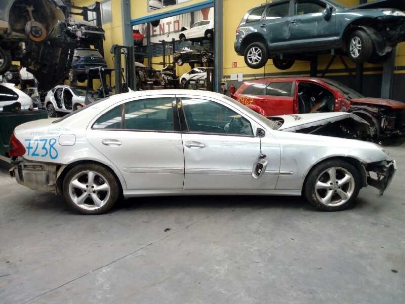 mercedes-benz clase e (w211) berlina del año 2006