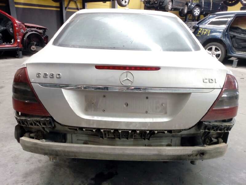 mercedes-benz clase e (w211) berlina del año 2006