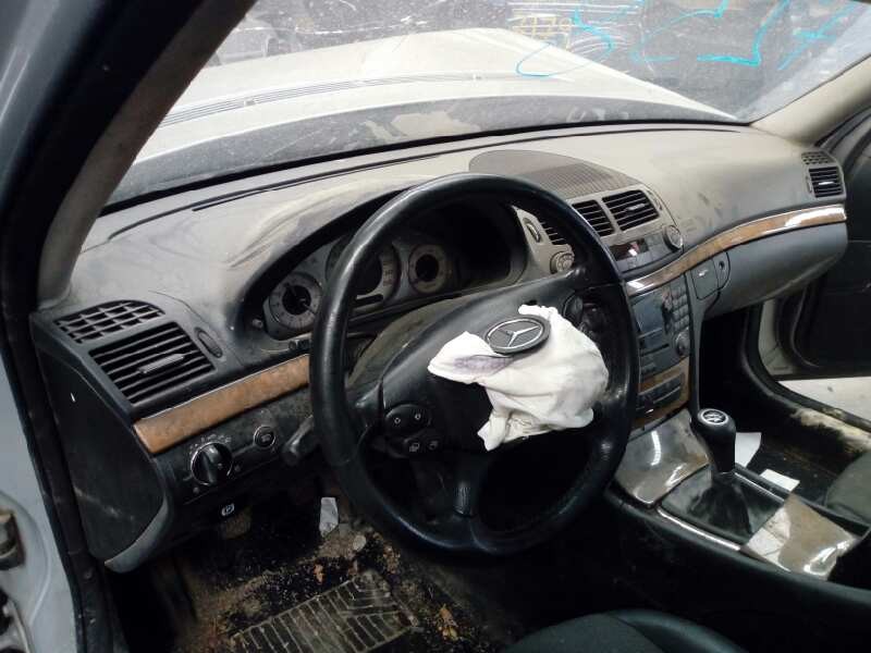 mercedes-benz clase e (w211) berlina del año 2006