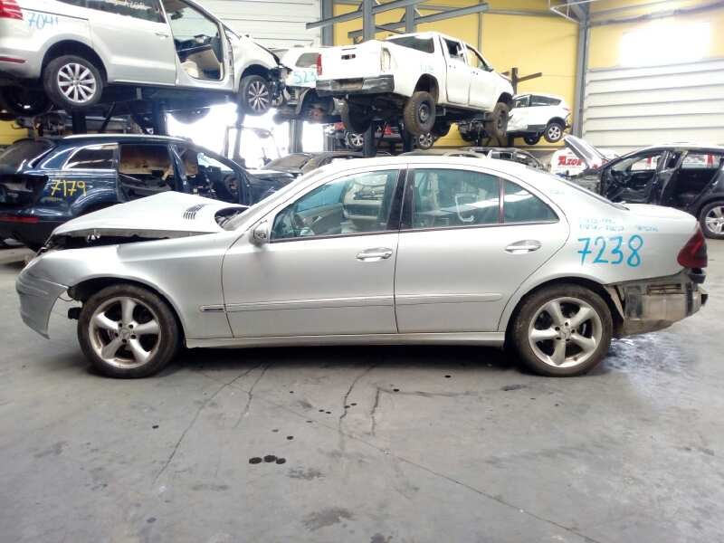 mercedes-benz clase e (w211) berlina del año 2006