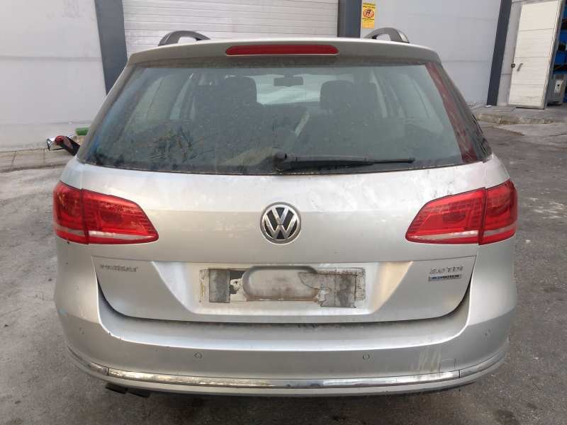 volkswagen passat variant (365) del año 2013