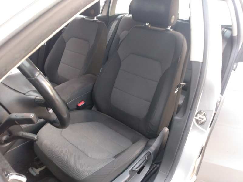 volkswagen passat variant (365) del año 2013